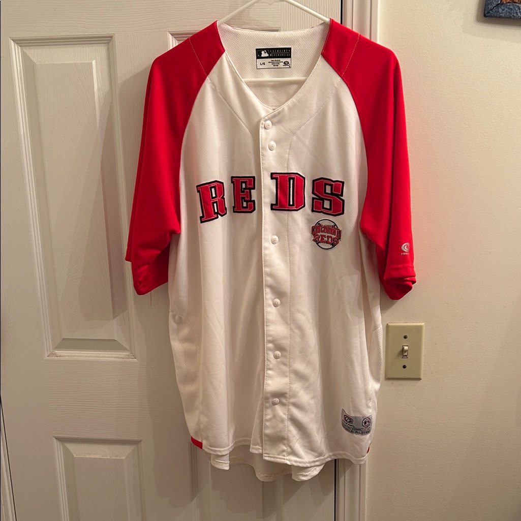 Genuine Merchandise True Fan Cincinati Reds Baseball Button Jersey  Large